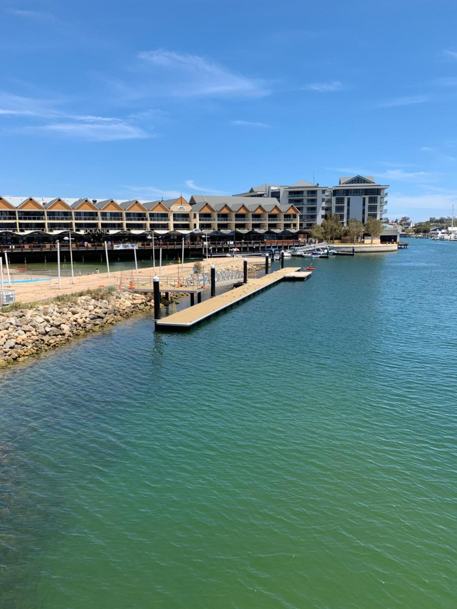 Апартаменти The Hutt On Mandurah Marina Екстер'єр фото
