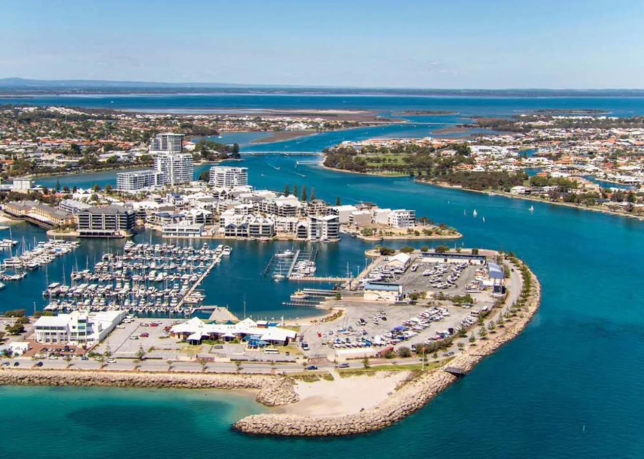 Апартаменти The Hutt On Mandurah Marina Екстер'єр фото